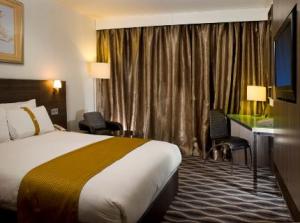 Holiday Inn Room